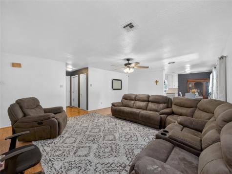 719 W Karnes Drive Robinson TX 76706