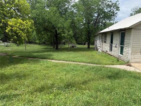 805 W Avenue C Lampasas TX 76550