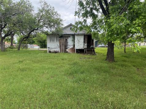 805 W Avenue C Lampasas TX 76550