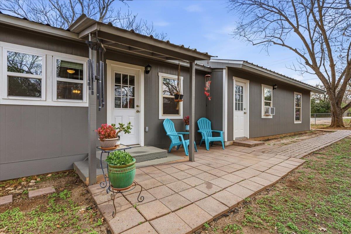 503 E Bluebonnet Lane Johnson City TX 78636