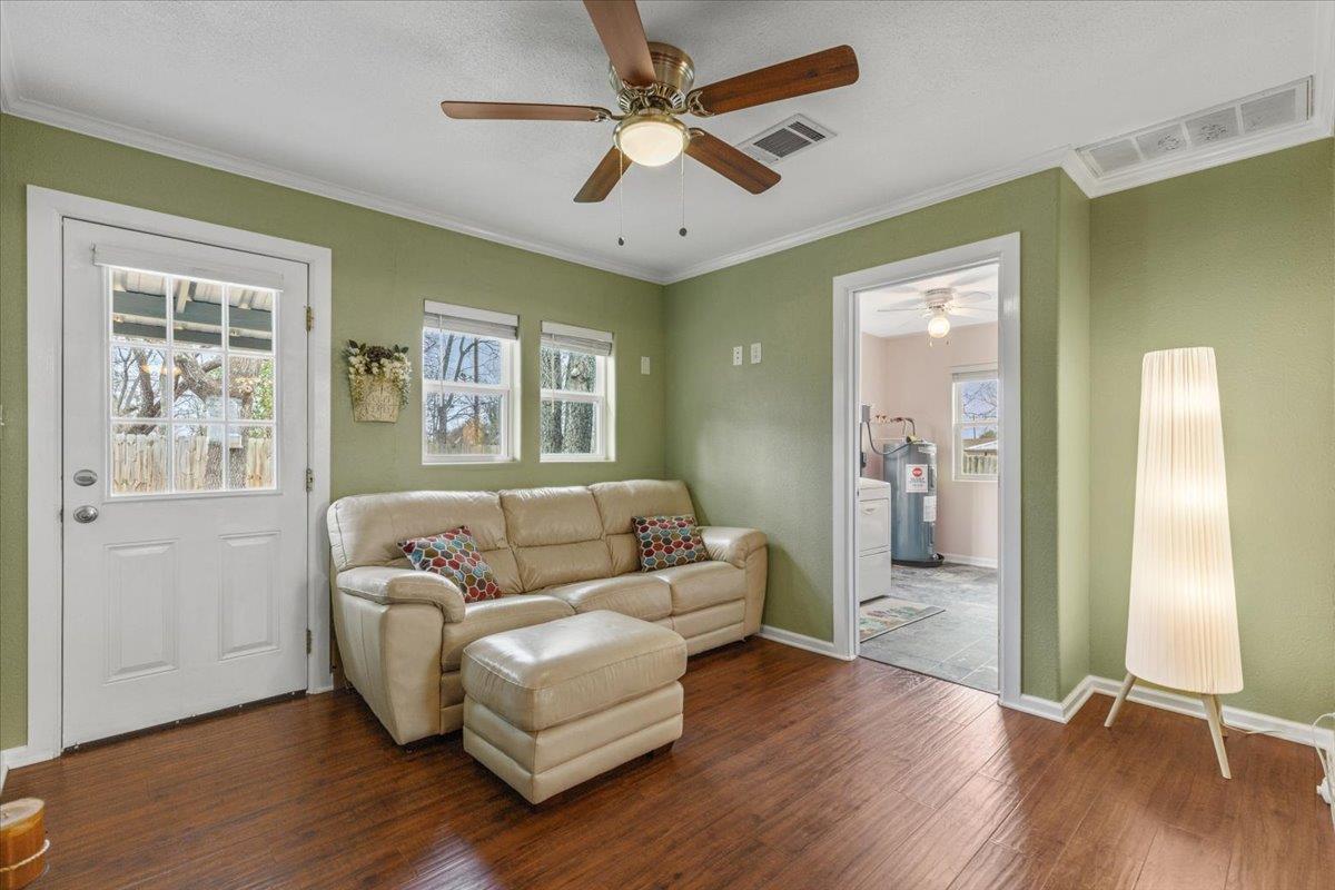 503 E Bluebonnet Lane Johnson City TX 78636