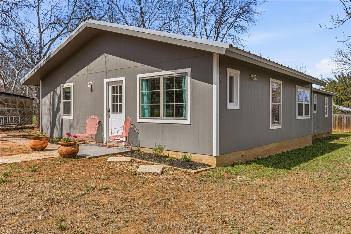 503 E Bluebonnet Lane Johnson City TX 78636