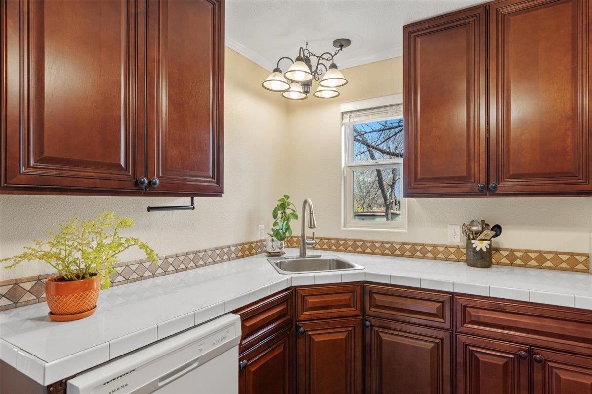 503 E Bluebonnet Lane Johnson City TX 78636