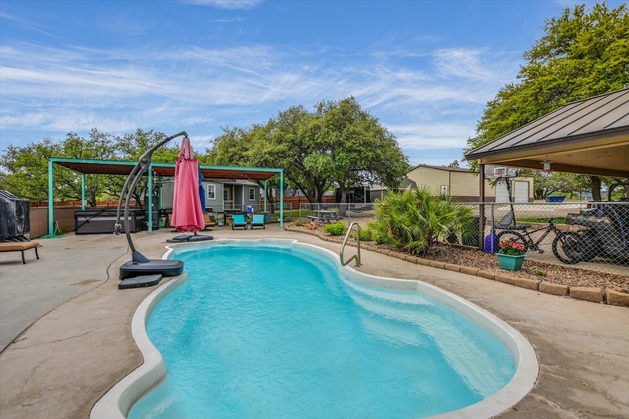 800 Texas Avenue Kingsland TX 78639