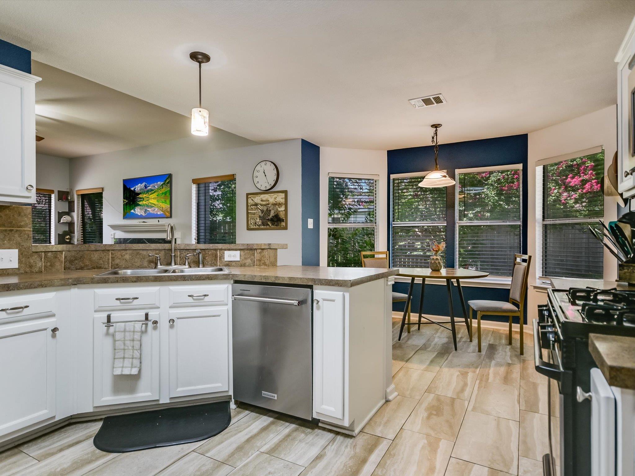 2001 Aster Way Round Rock TX 78665