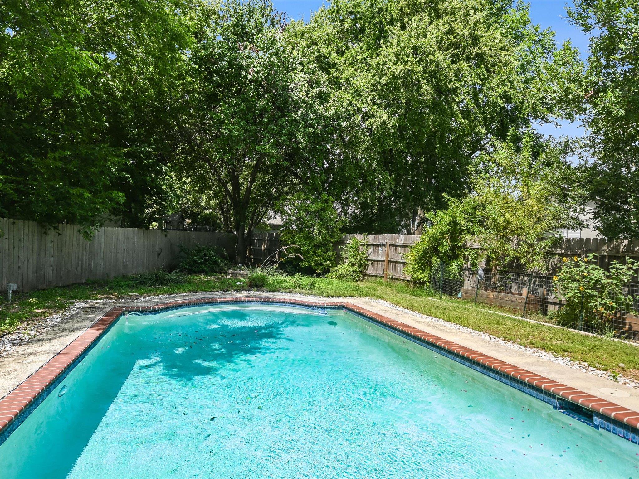 2001 Aster Way Round Rock TX 78665