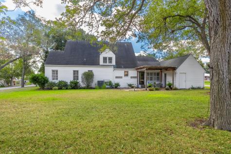 901 Anderson Street Schulenburg TX 78956