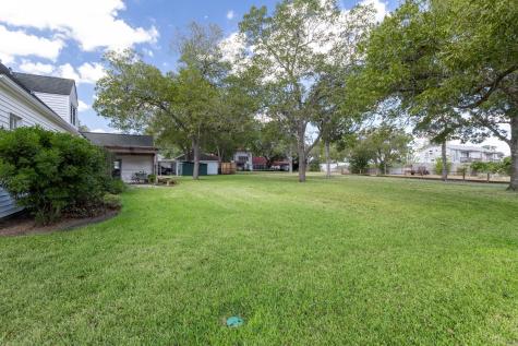 901 Anderson Street Schulenburg TX 78956