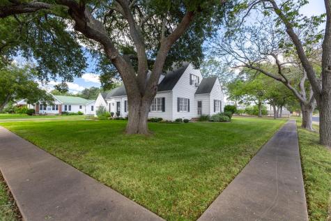 901 Anderson Street Schulenburg TX 78956