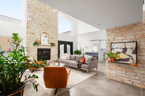 1813 Crooked Lane Austin TX 78741