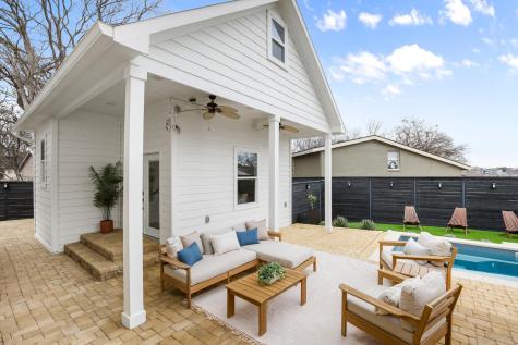 1813 Crooked Lane Austin TX 78741