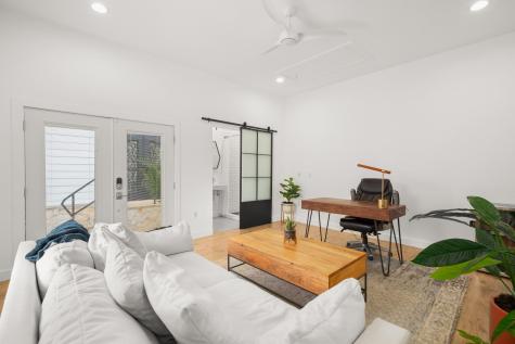 1813 Crooked Lane Austin TX 78741