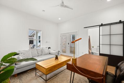 1813 Crooked Lane Austin TX 78741