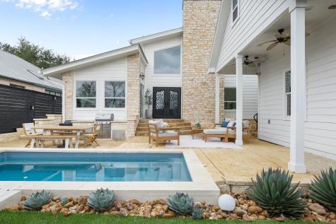 1813 Crooked Lane Austin TX 78741