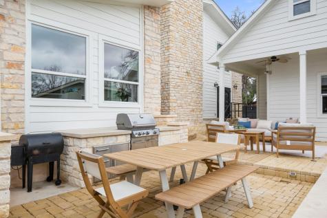 1813 Crooked Lane Austin TX 78741