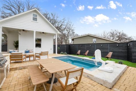 1813 Crooked Lane Austin TX 78741