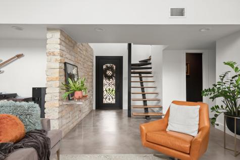 1813 Crooked Lane Austin TX 78741