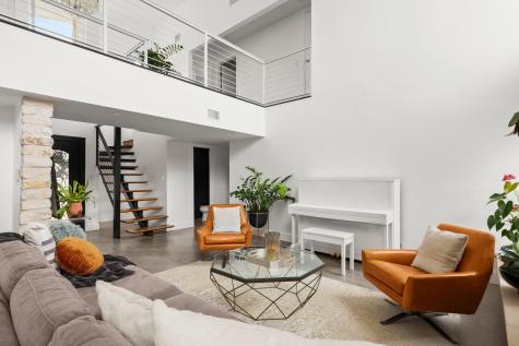 1813 Crooked Lane Austin TX 78741