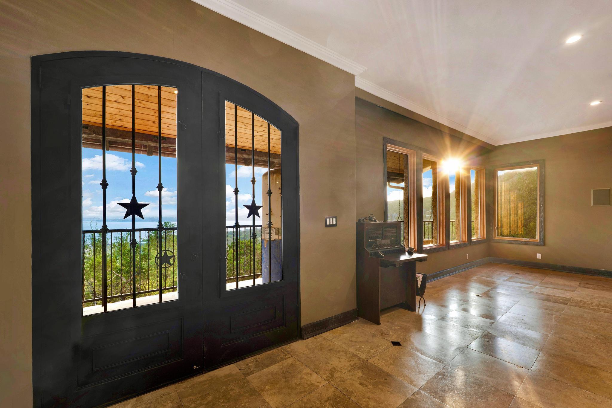 13906 Skyline Drive Austin TX 78732