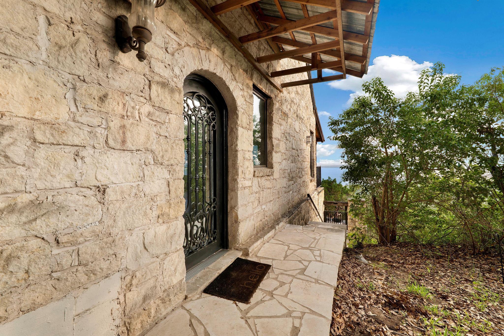 13906 Skyline Drive Austin TX 78732