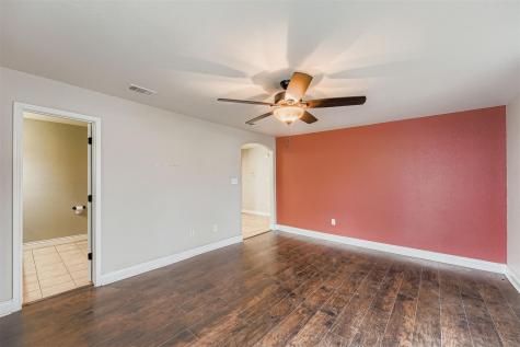 304 S Main Street Elgin TX 78621