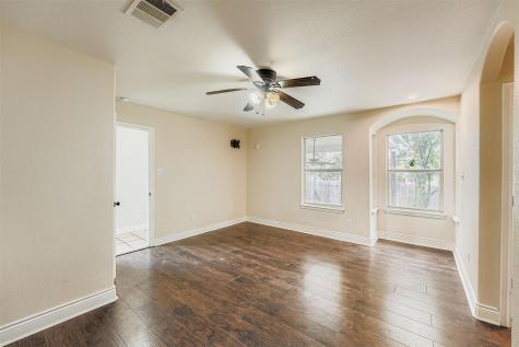 304 S Main Street Elgin TX 78621