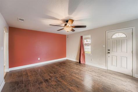 304 S Main Street Elgin TX 78621