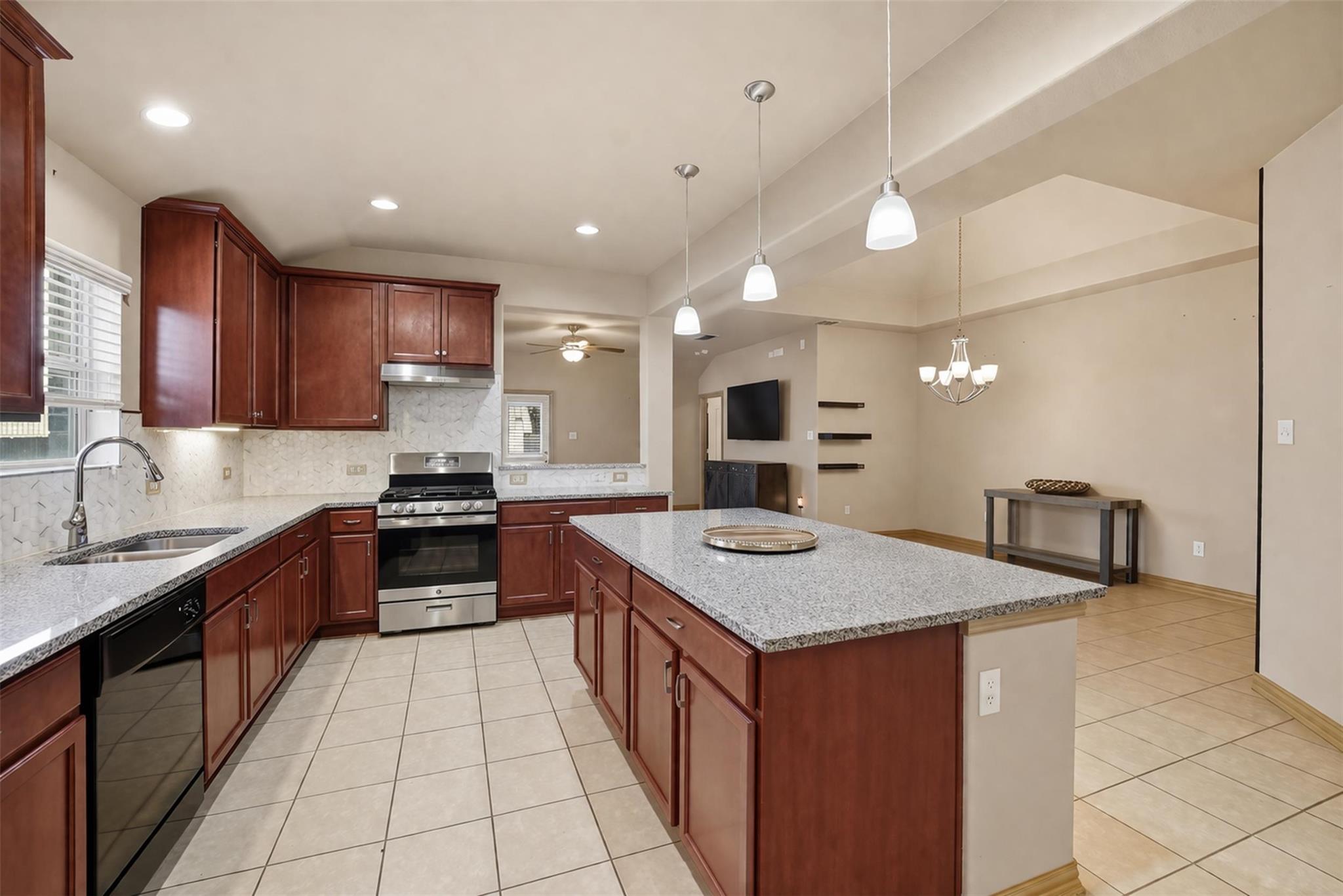 137 Orchard Hill Trail Buda TX 78610