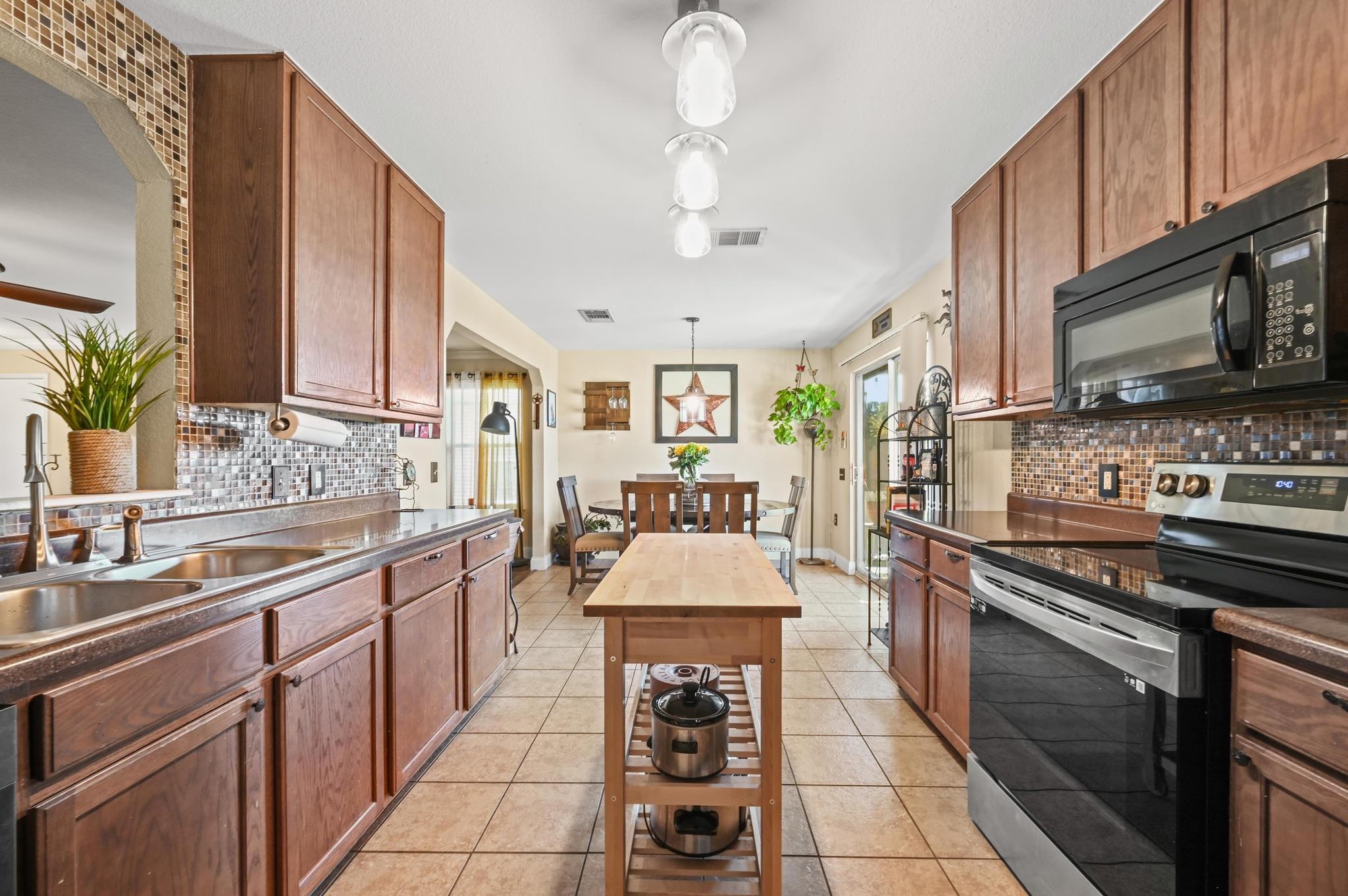 12241 Paloma Blanca Way Del Valle TX 78617