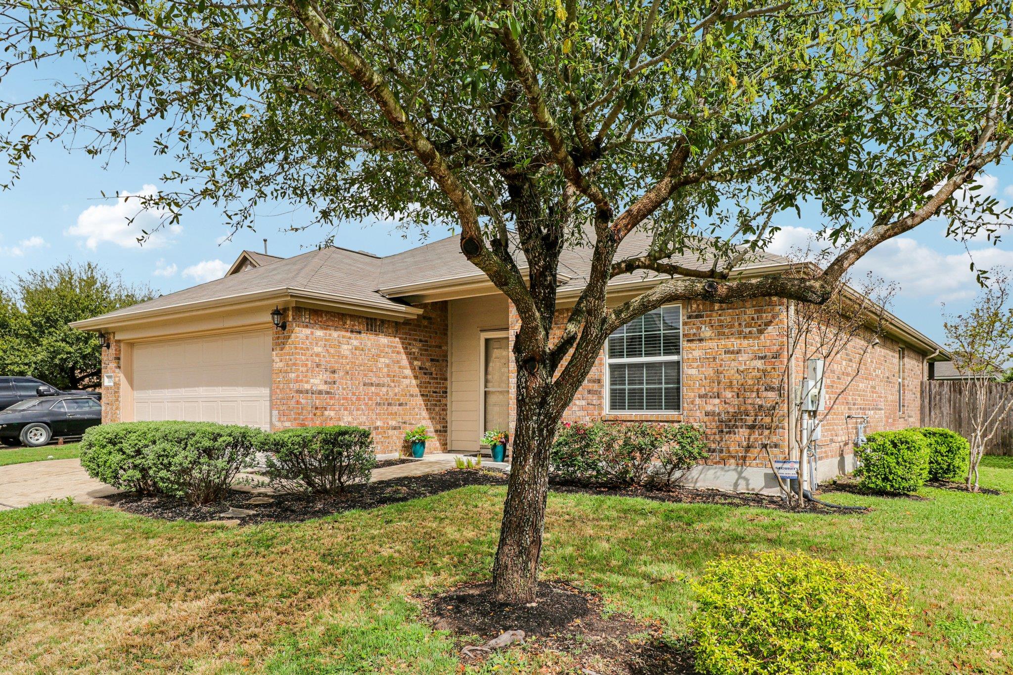 109 Mollie Drive Hutto TX 78634