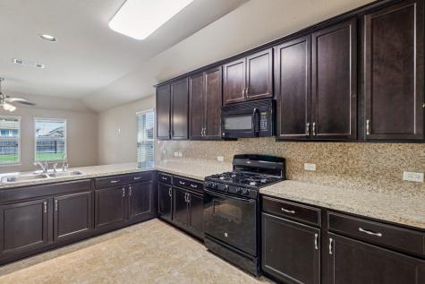 109 Mollie Drive Hutto TX 78634