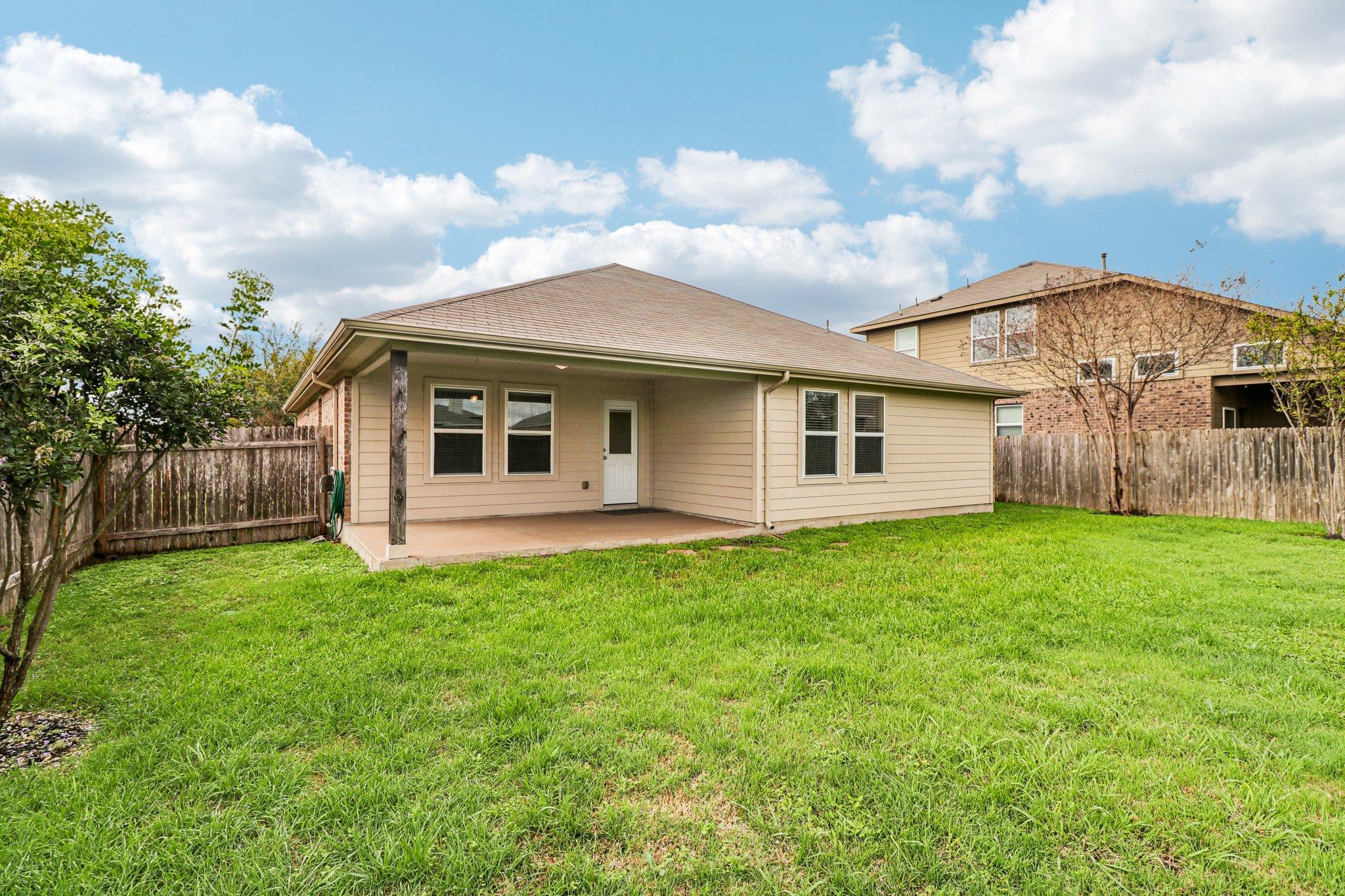 109 Mollie Drive Hutto TX 78634