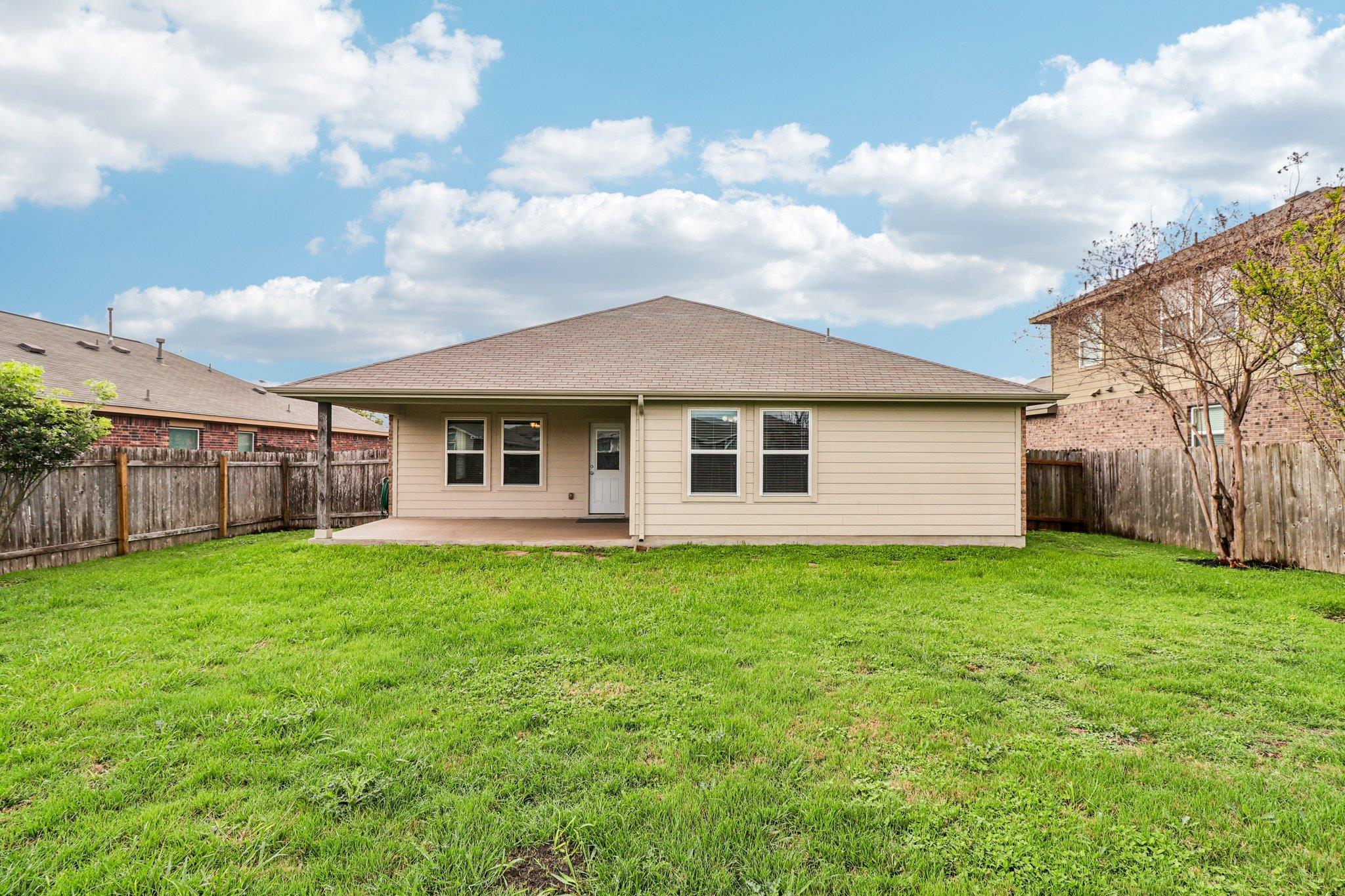 109 Mollie Drive Hutto TX 78634