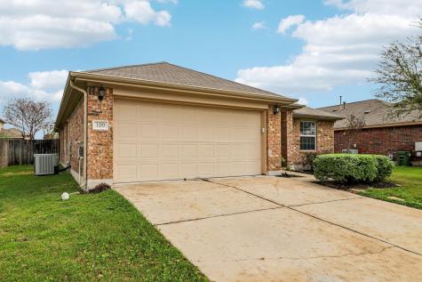 109 Mollie Drive Hutto TX 78634