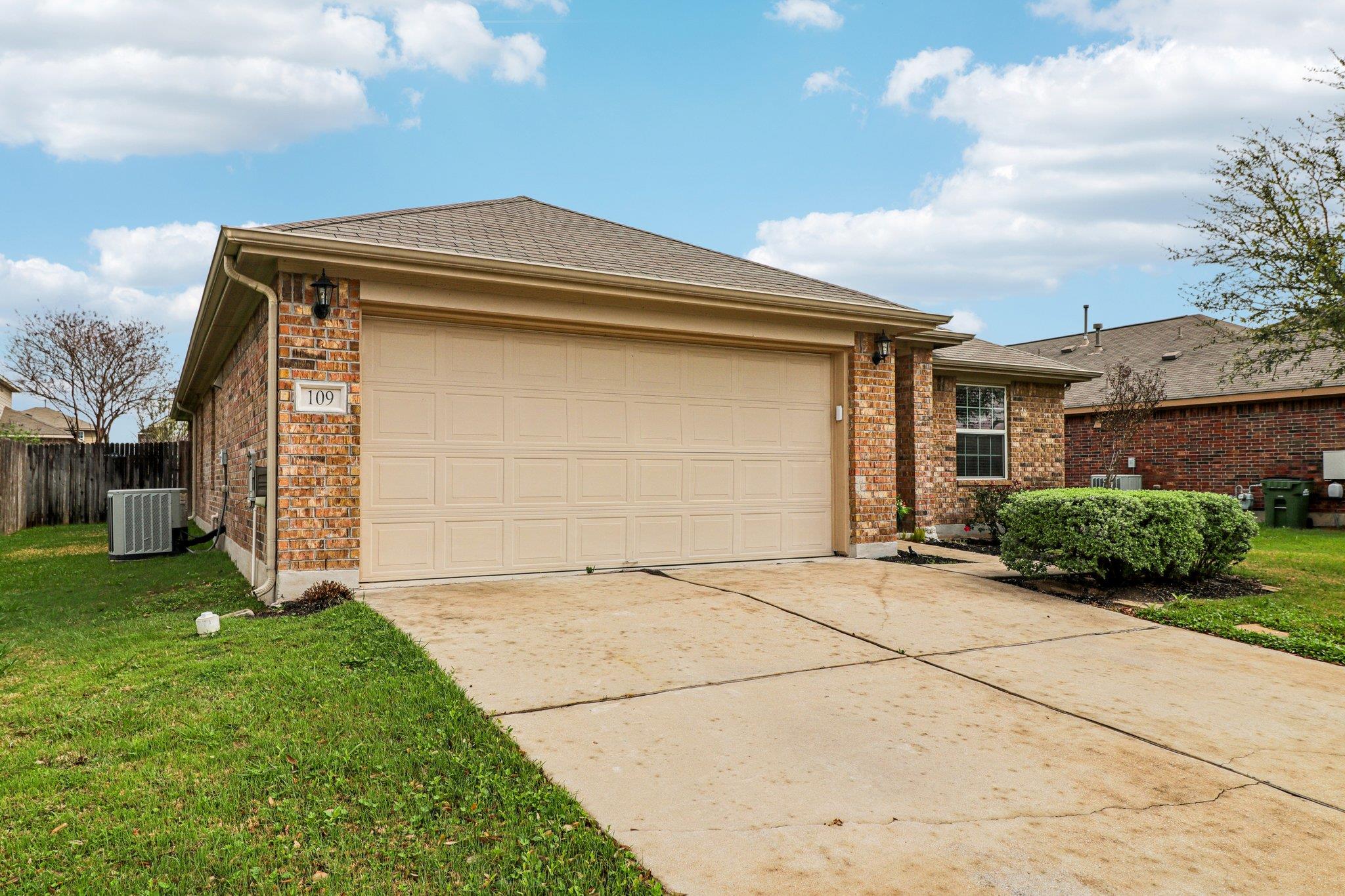 109 Mollie Drive Hutto TX 78634