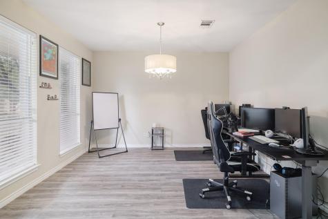 9212 Pioneer Forest Drive Austin TX 78744