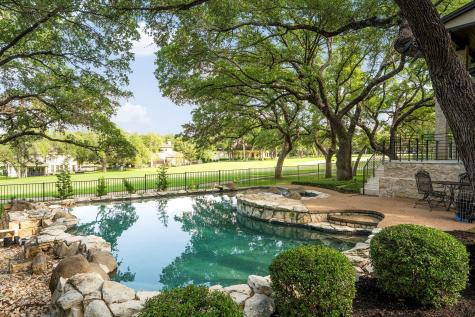 12 Treehaven Lane The Hills TX 78738