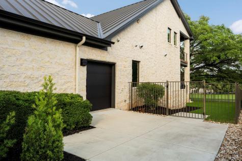 12 Treehaven Lane The Hills TX 78738
