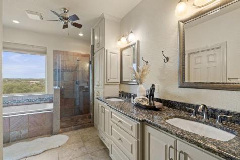 232 Crooked Oak Lane Round Mountain TX 78663
