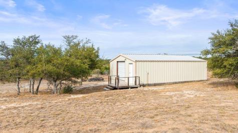 232 Crooked Oak Lane Round Mountain TX 78663