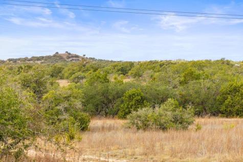 232 Crooked Oak Lane Round Mountain TX 78663
