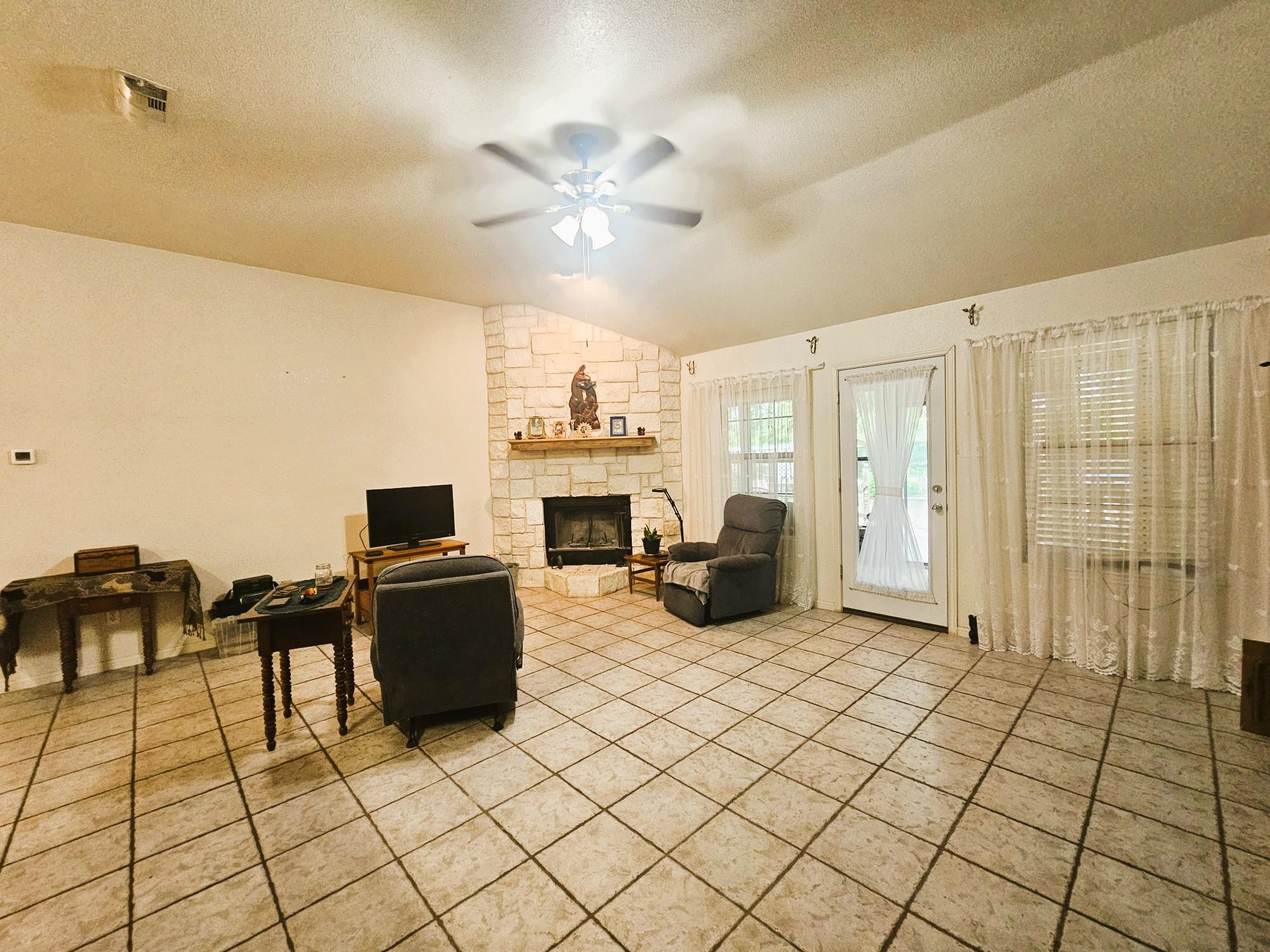 245 County Road 3371 Kempner TX 76539