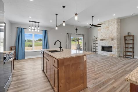 214 Oak Grove Parkway Kingsland TX 78639