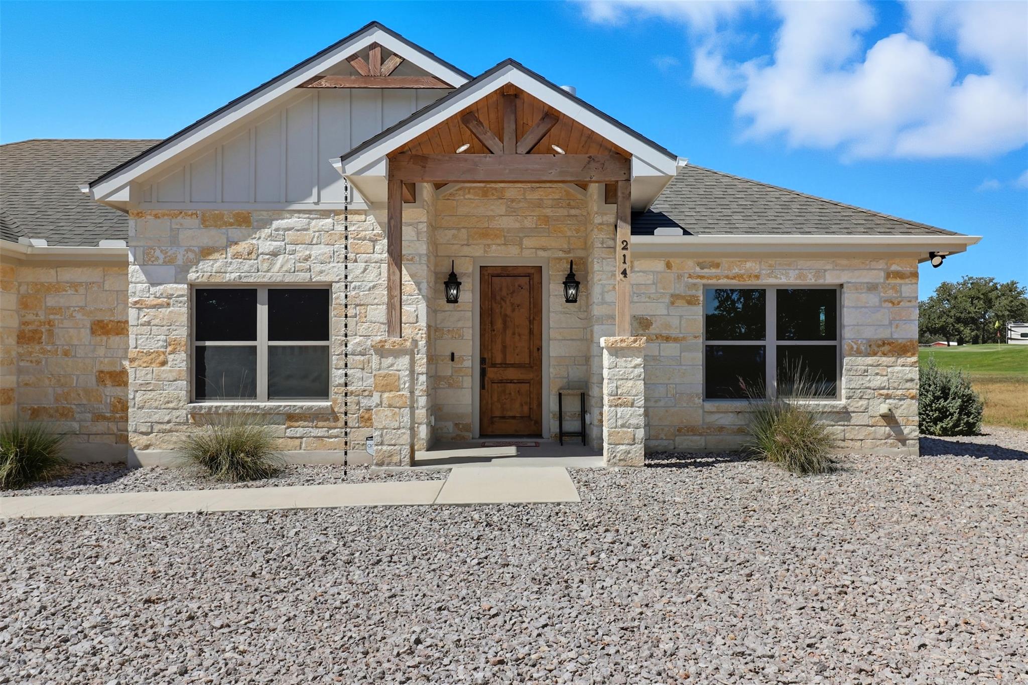 214 Oak Grove Parkway Kingsland TX 78639