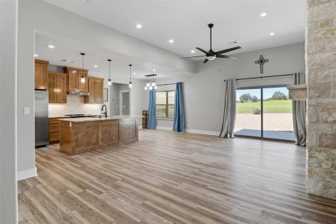 214 Oak Grove Parkway Kingsland TX 78639