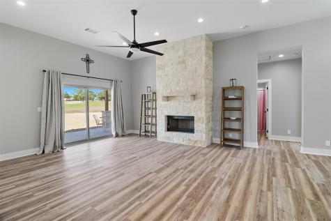 214 Oak Grove Parkway Kingsland TX 78639