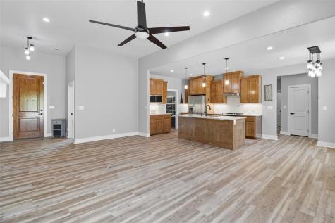 214 Oak Grove Parkway Kingsland TX 78639