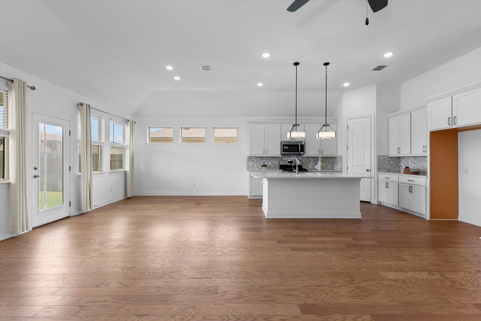 121 Shagbark Trail Bastrop TX 78602