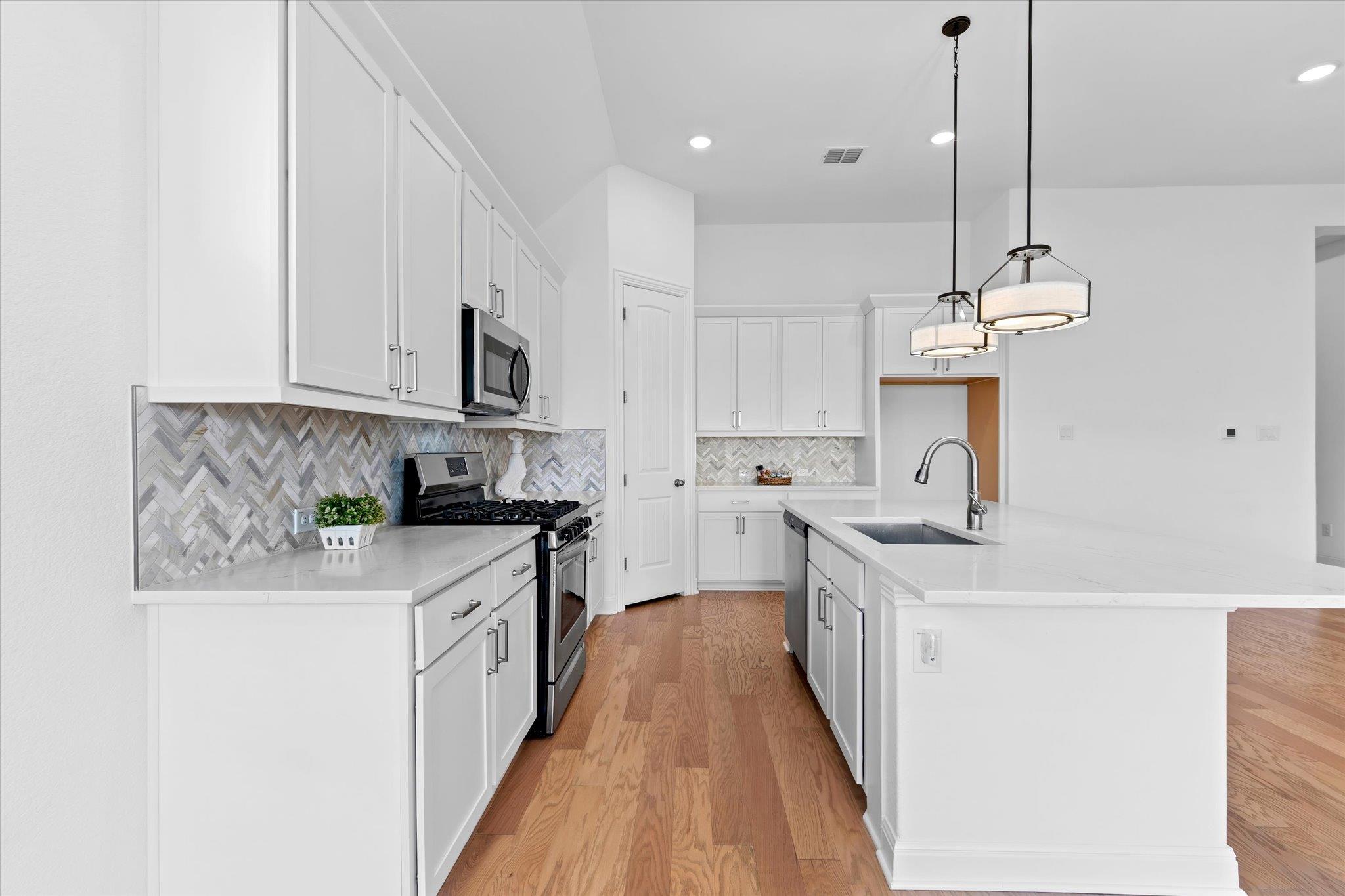 121 Shagbark Trail Bastrop TX 78602