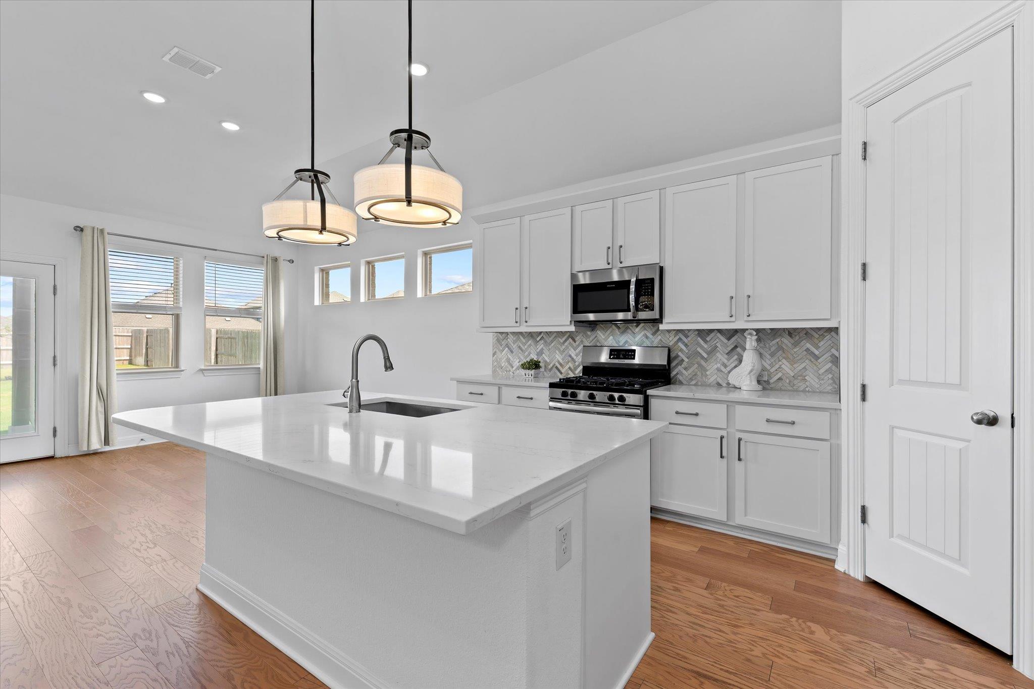 121 Shagbark Trail Bastrop TX 78602